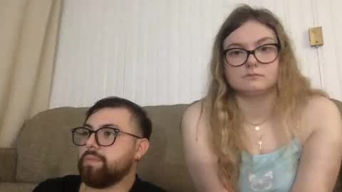 coupleofchi97 online show from December 2024 07:35:01 AM