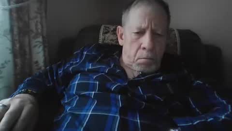 Snapshot of courieral1 chatting on December 2025 09:15:02 AM courieral1 online show from December 2025 09:15:02 AM