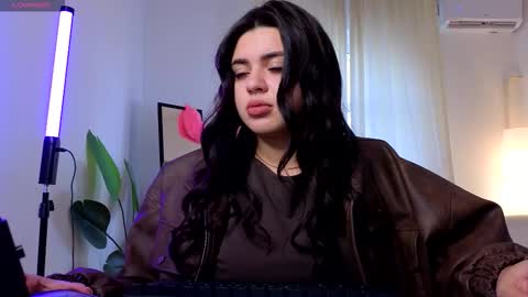 Snapshot of courtneyk_ chatting on September 2025 01:27:01 PM Courtney online show from September 2025 01:27:01 PM