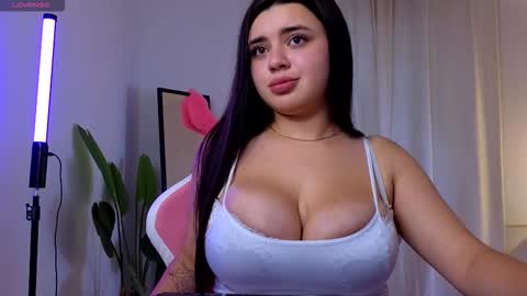Snapshot of courtneyk_ chatting on October 2025 02:47:02 PM Courtney online show from October 2025 02:47:02 PM