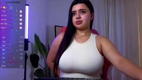 Snapshot of courtneyk_ chatting on October 2025 03:02:01 PM Courtney online show from October 2025 03:02:01 PM