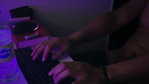 Snapshot of cr9222 chatting on April 2026 05:27:02 AM cr9222 online show from April 2026 05:27:02 AM