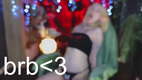 Snapshot of crackling_tati chatting on December 2024 02:45:02 AM Tati online show from December 2024 02:45:02 AM