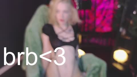 Snapshot of crackling_tati chatting on January 2025 12:49:02 AM Tati online show from January 2025 12:49:02 AM