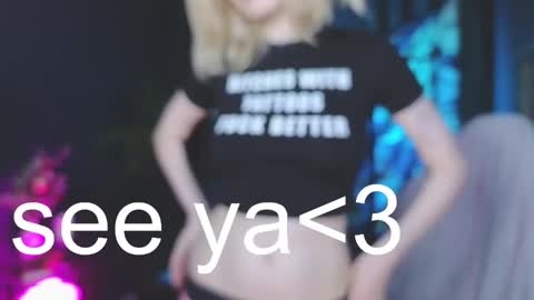 Snapshot of crackling_tati chatting on February 2025 05:53:01 AM Tati online show from February 2025 05:53:01 AM