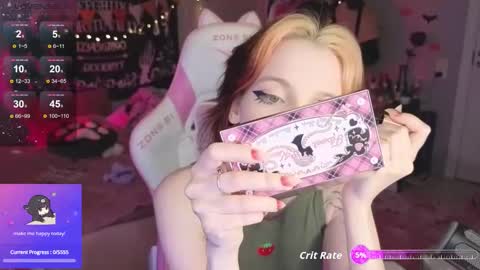 Snapshot of crackling_tati chatting on November 2025 08:30:02 PM Tati online show from November 2025 08:30:02 PM