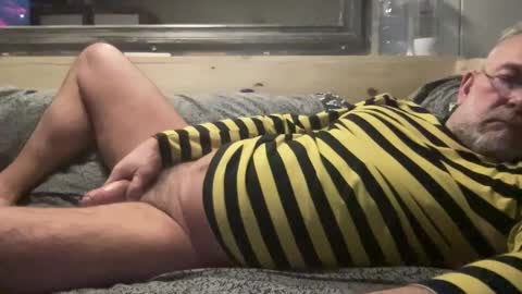 crapaud75018 online show from January 2025 08:32:01 PM