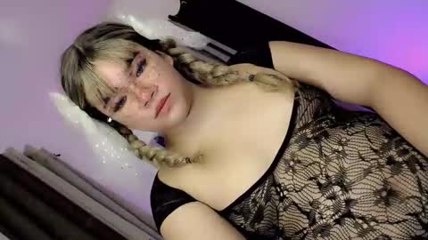 Hot Ayisha online show from March 2026 06:49:01 PM