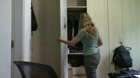 Anny online show from January 2025 02:10:02 PM