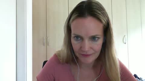 Anny online show from February 2025 10:55:02 AM