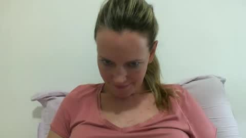 Anny online show from February 2025 09:49:01 PM