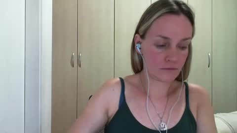 Anny online show from February 2025 09:36:02 PM