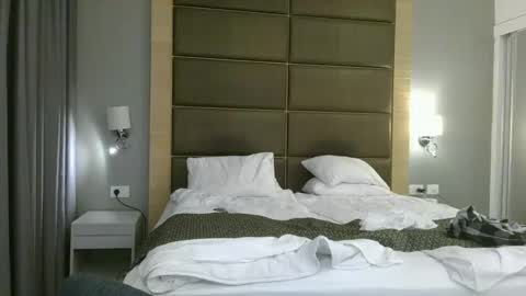 Snapshot of crazycouple1011 chatting on December 2024 01:42:01 AM funcouple online show from December 2024 01:42:01 AM