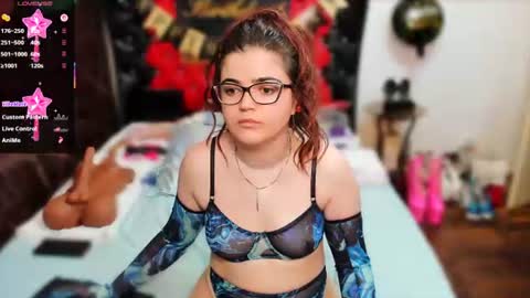 Snapshot of crazzy_pussy chatting on July 2026 05:45:02 AM Ana online show from July 2026 05:45:02 AM