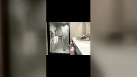 Snapshot of cream_central chatting on February 2026 09:33:02 PM cream_central online show from February 2026 09:33:02 PM