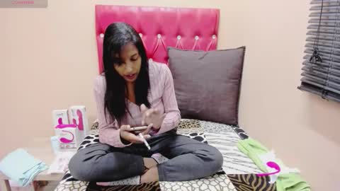 Snapshot of creamyindian4u chatting on May 2026 05:48:02 AM creamyindian4u online show from May 2026 05:48:02 AM
