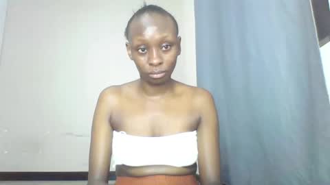 Snapshot of creamypitches chatting on November 2025 06:10:01 PM creamy pussy online show from November 2025 06:10:01 PM