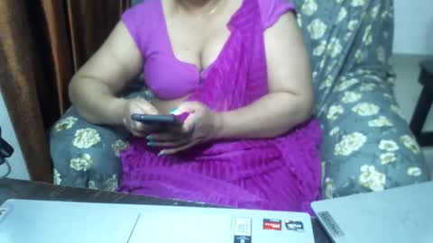 Snapshot of crezybhabihot chatting on January 2025 11:33:02 AM Sonika69 online show from January 2025 11:33:02 AM