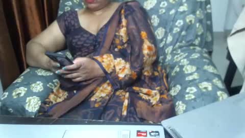 Snapshot of crezybhabihot chatting on February 2025 01:55:02 AM Sonika69 online show from February 2025 01:55:02 AM