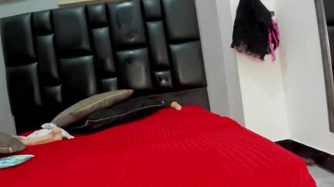 criistal_castro online show from June 2026 02:33:02 PM