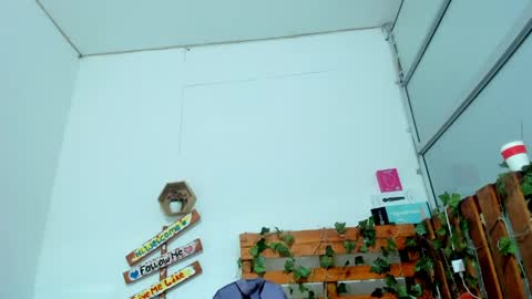 cris_dulce online show from April 2026 07:03:01 PM