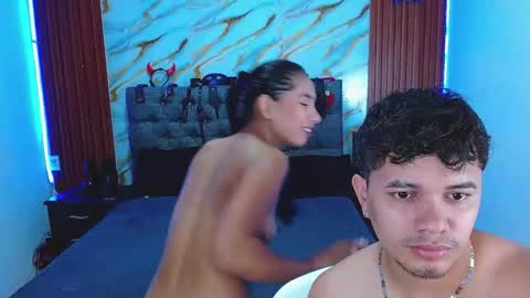 CRISANDMERY online show from February 2026 06:42:02 AM