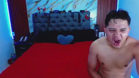 CRISANDMERY online show from March 2026 02:17:01 AM