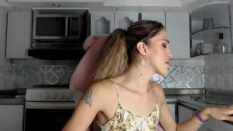 Cristina Onazis online show from March 2026 06:25:01 PM