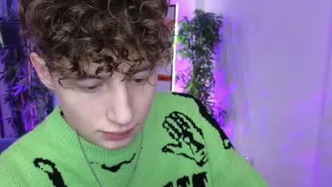 Chris online show from November 2025 03:33:02 PM