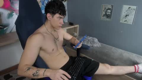 Cris online show from February 2026 02:15:01 AM