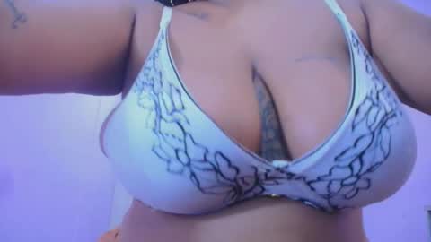 Cristal online show from October 2025 08:40:01 PM