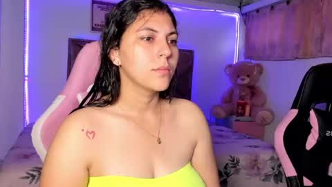 cristal_smith20 online show from July 2026 12:09:01 PM