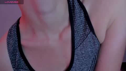 cristal_t2 online show from February 2026 07:09:01 PM