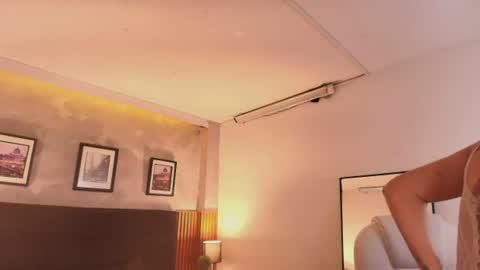 Snapshot of cristalbm_ chatting on July 2026 10:26:02 PM cristalbm_ online show from July 2026 10:26:02 PM