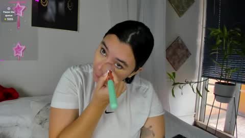 Snapshot of cristalcutte_ chatting on December 2024 12:14:02 PM Cristal Cute online show from December 2024 12:14:02 PM