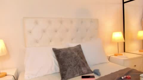 cristallwilliams online show from December 2025 11:39:02 AM