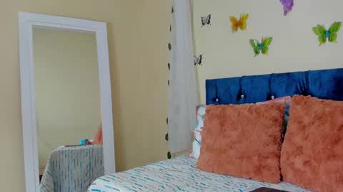 cristal walker online show from January 2025 04:06:01 PM