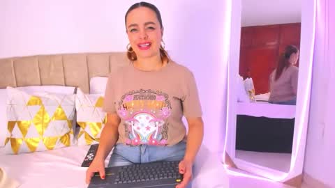 cristal walker online show from November 2025 10:37:01 AM