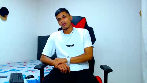 Snapshot of cristiantayron chatting on April 2026 11:36:02 PM cristian online show from April 2026 11:36:02 PM