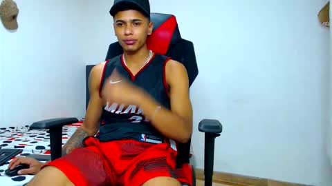 Snapshot of cristiantayron chatting on May 2026 07:57:02 AM cristian online show from May 2026 07:57:02 AM