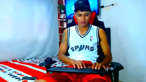 Snapshot of cristiantayron chatting on May 2026 01:39:01 PM cristian online show from May 2026 01:39:01 PM