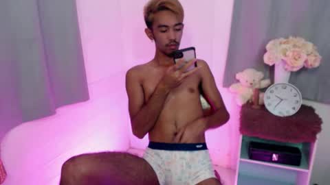 crocodale online show from November 2025 06:08:01 PM