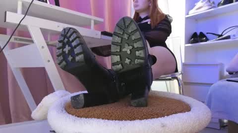 Cruel Siren online show from November 2025 09:59:02 AM