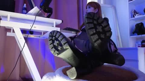 Cruel Siren online show from December 2025 07:25:01 AM