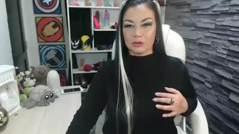 cruela_deviil online show from February 2026 09:22:02 PM