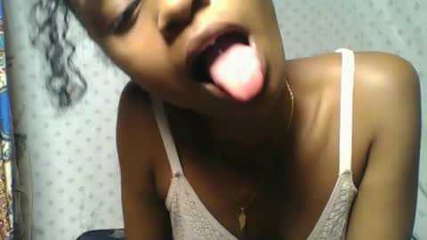 crush069 online show from October 2025 05:45:02 PM