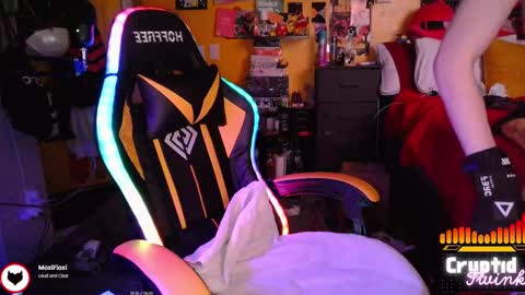 Snapshot of cryptidtwink chatting on February 2026 07:41:02 AM CryptidTwink online show from February 2026 07:41:02 AM