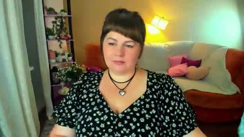 Anna online show from September 2025 07:46:02 PM