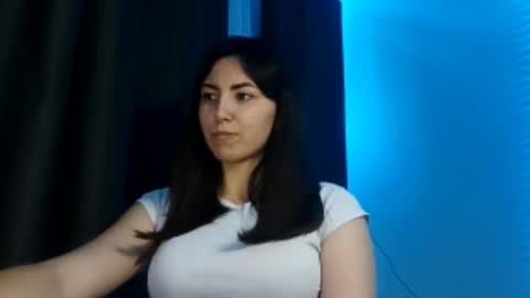 Snapshot of crystabeckelhimer chatting on December 2025 02:48:01 PM Alie online show from December 2025 02:48:01 PM