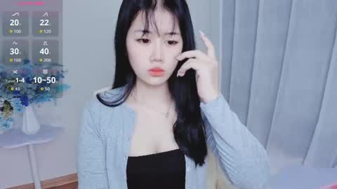 crystal_lea online show from October 2025 01:28:01 AM
